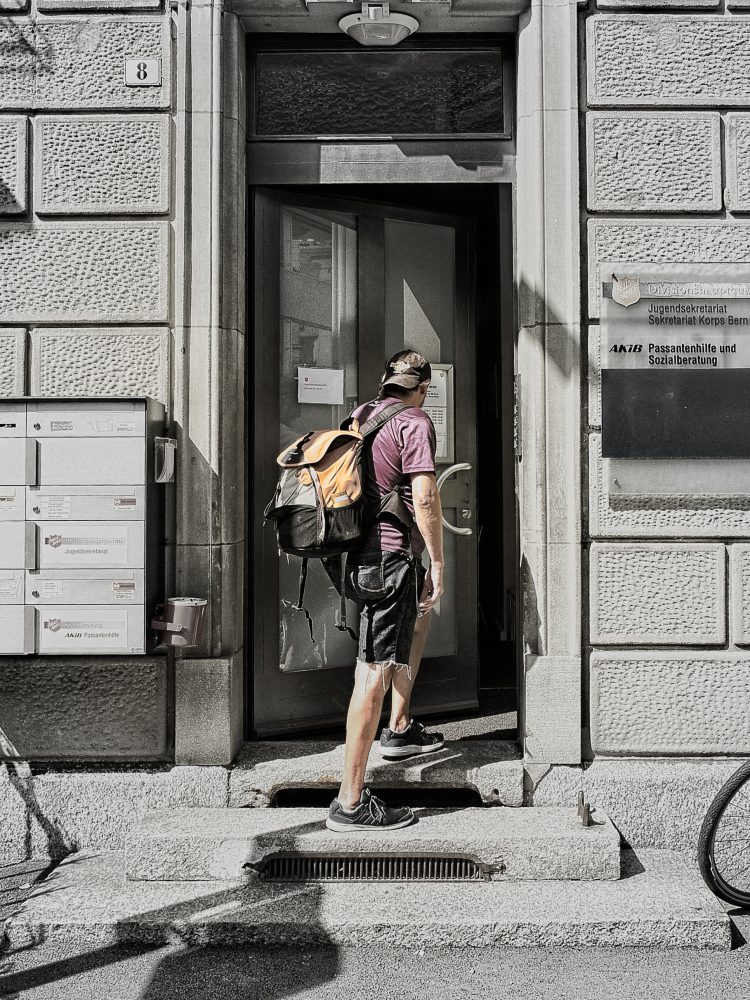 Passantenhilfe offene Türe